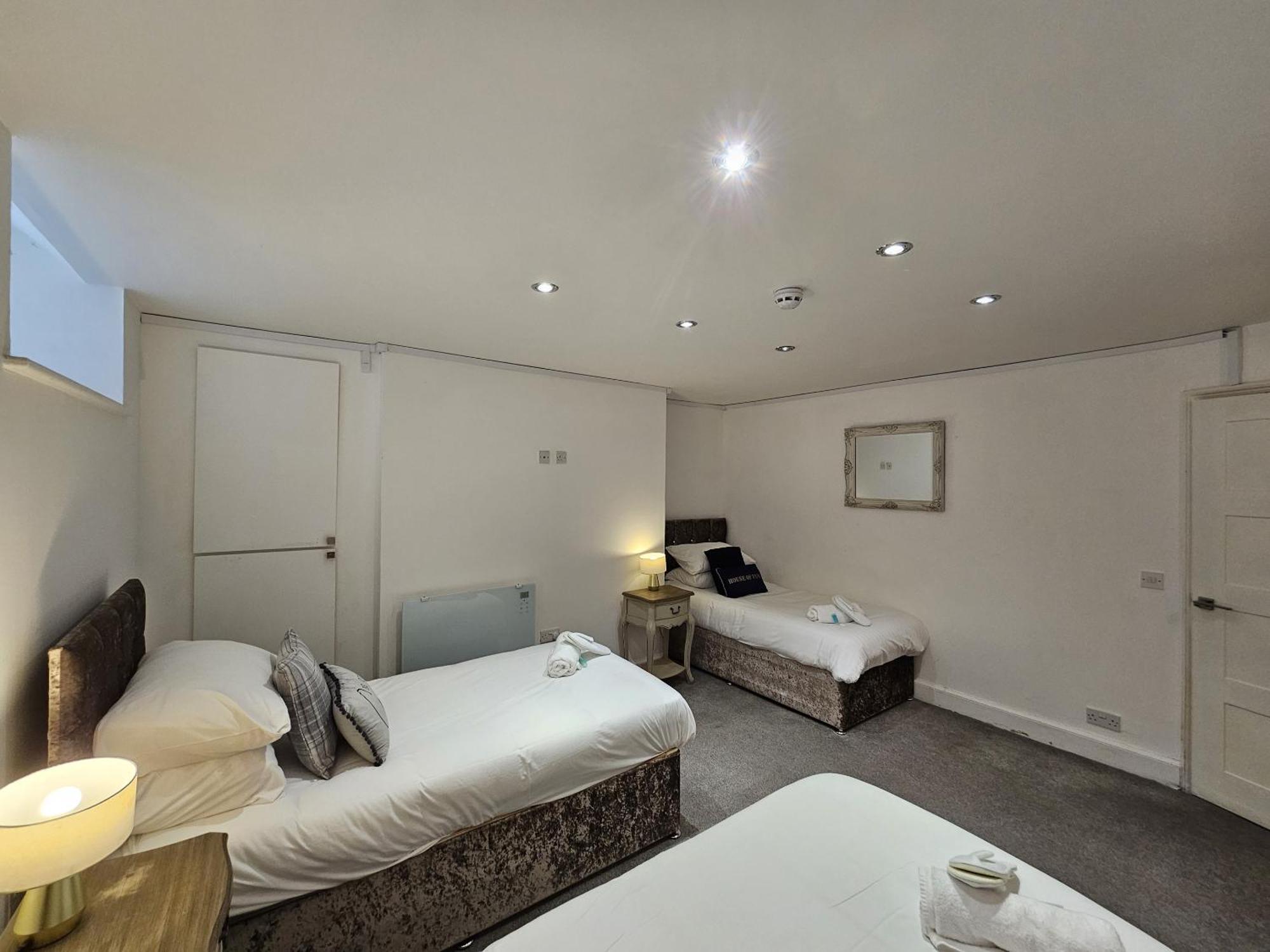 Bed & Breakfast Customs House Liverpool
